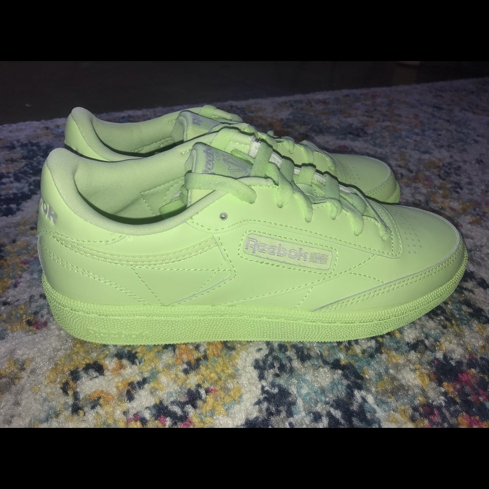 Reebok Sneakers